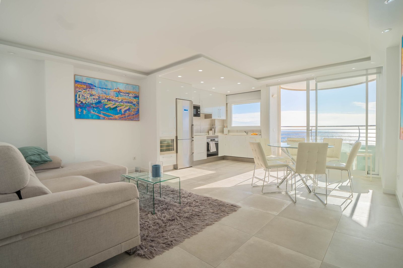 Buy an apartment with sea views in Cala Mayor, Palma